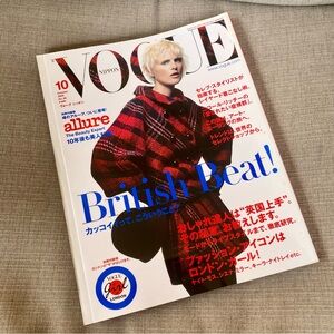 Vogue Japan Oct. 2006 Fashion Magazine